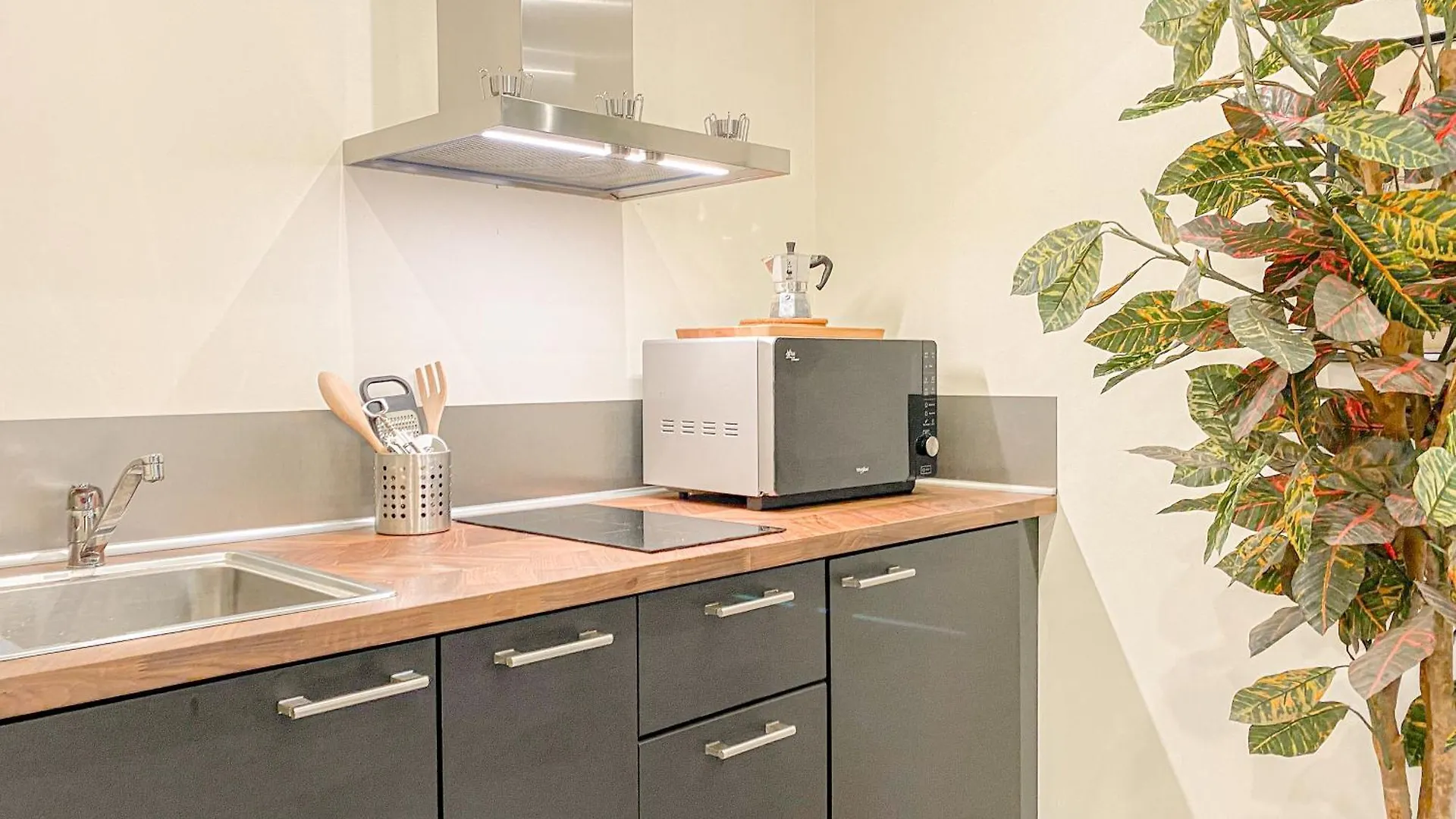 Apartment Paoli Suite Bosco Verticale - 15 Min From Duomo Milan Italy